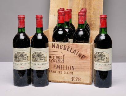12 bouteilles Château Magdelaine 1978 1er...