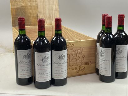 12 bouteilles Château Montrose 1983 2ème...