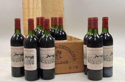 null 12 bouteilles Domaine de Chevalier 1975 CC Graves Pessac-Léognan (6 NTLB, 3...