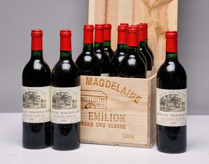 12 bouteilles Château Magdelaine 1988 1er...
