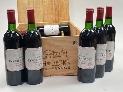 12 bouteilles Château Lynch Bages 1983 5ème...