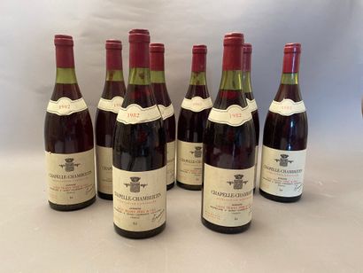 8 bouteilles Chapelle-Chambertin 1982 GC...
