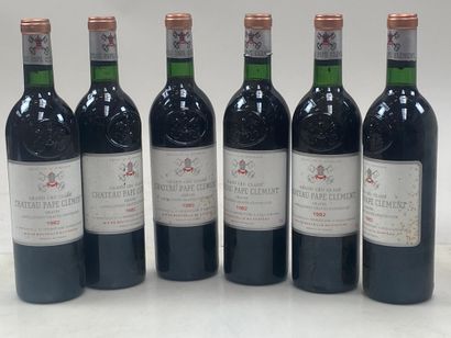 6 bouteilles Château Pape Clément 1982 CC...