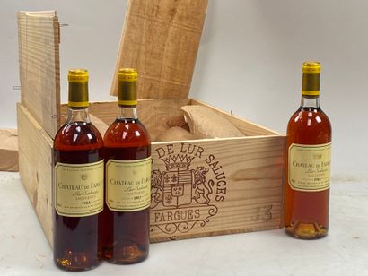 12 bouteilles Château de Fargues 1983 Sauternes...