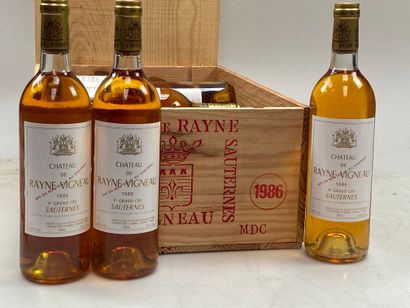 12 bouteilles Château de Rayne-Vigneau 1986...