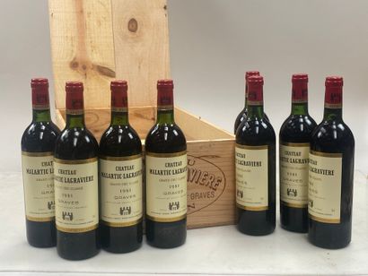 12 bouteilles Château Malartic-Lagravière...