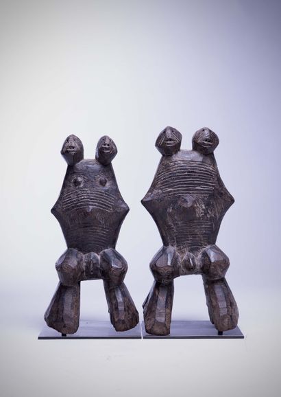 null Lamba/Losso Togo	
Couple de statues d’autel à deux têtes. Bois lourd, le buste...