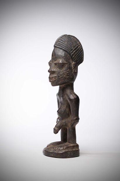 Yoruba Nigéria	
Statuette de jumeau mâle...