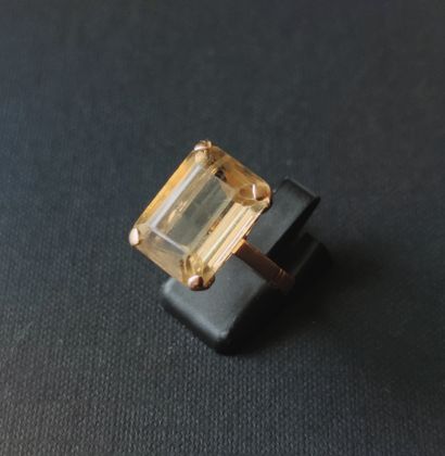 RING in yellow gold 750°/00 set with a citrine...
