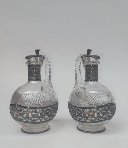 null PAIR OF SMALL EAGLES in cut glassware and elegant openwork silver mounts with...