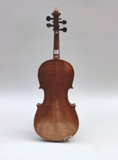 null Child violin marked on the label and on the back Josef KLOTZ
Length : 32.1 cm...