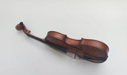 null VIOLIN 
Table length : 36 cm (crack and wear)
handwritten label