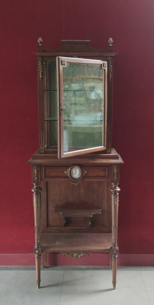 null Small VITRINE on wooden console in the late 19th century style