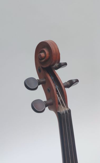 null VIOLIN 
Table length : 36 cm (crack and wear)
handwritten label