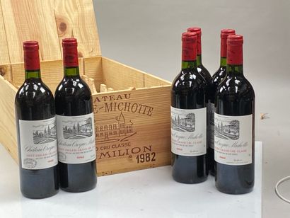 12 bouteilles Château Croque-Michotte 1982...
