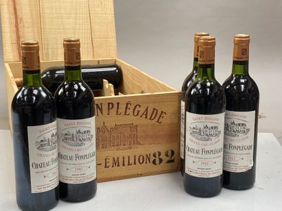 12 bottles Château Fonplegade 1982 GCC Saint-Emilion...