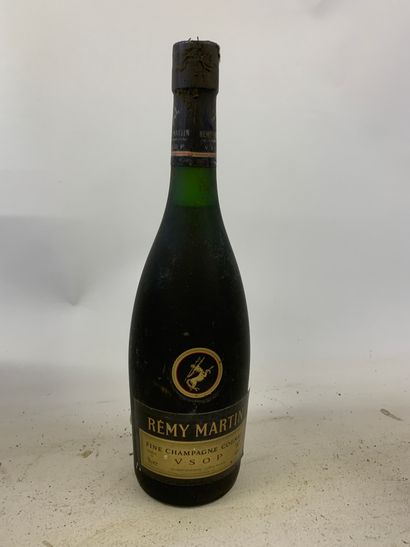 1 bouteille FINE CHAMPAGNE COGNAC REMY MARTIN...