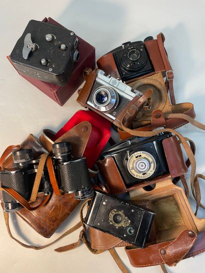 Lot of cameras and miscellaneous
(as is)