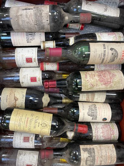 Lot de vins divers dont :
La Tour de Mons...