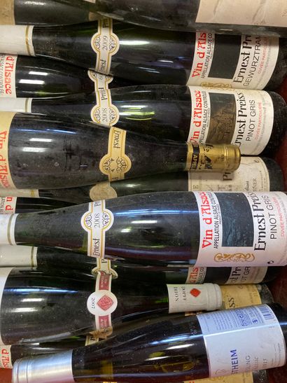 null Lot de vins d'Alsace divers dont : 
Ernest PREISS, Pinot gris
(En l'état)