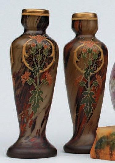 LEGRAS Industrie PAIRE DE VASES, épreuves d'édition en verrerie à décor peint de...