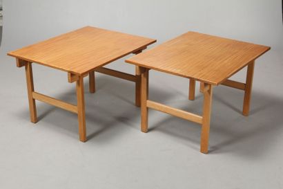 null 1 paire de tables de salon en chene massif clair par J. H. Wegner fabriqé par...