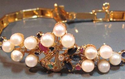 null Bracelet en or rose 18 K à motif central serti de perles de culture, saphirs,...