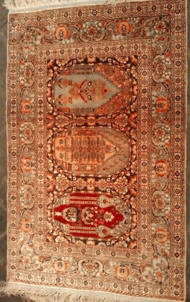 null ISTAMBOULI en soie (Turquie), décor Saf, vers 1960
122x077cm
