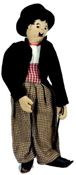 null «CHARLOT» très rare poupée artistique en soie et tissu bourré réalisée en 1916...