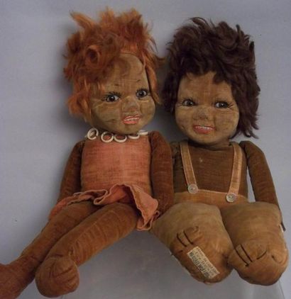 null Deux poupées américaines mulâtres en velours bourré de l'artiste Norah WELLING....