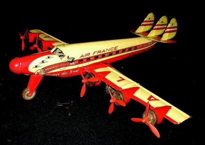 null « La CROIX DU SUD » avion mécanique en métal peint, avec quatre hélices. Fabrication...