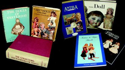 null Ensemble d'ouvrages sur les poupées de collection, comprenant : A- "The collector's...