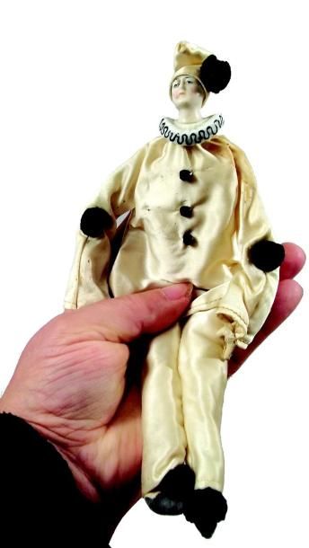 null «PIERROT» figurine avec tête de Pierrot en porcelaine avec collerette (circa...
