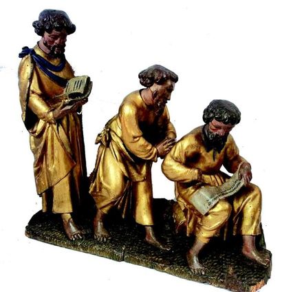 null Bas relief ou fresque en bois sculpté et doré représentant trois moines, un...