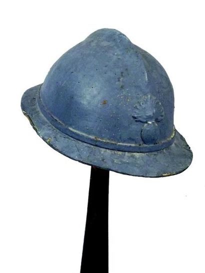 null Rare casque de «BLEUET» de la guerre 1914-18 en papier mâché. Diamètre 10 cm...
