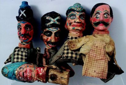 null Ensemble de 5 superbes têtes en bois sculptés polychrome pour jeu de «Massacre»...