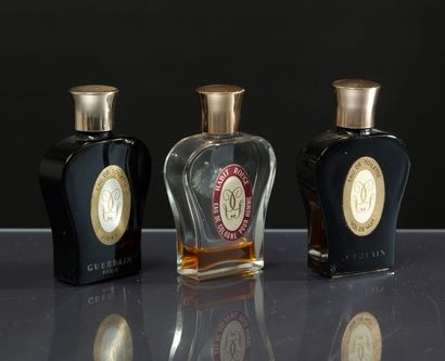 Guerlain (années 1960) Lot de 3 flacons modèles lyres: 2 noires, parfums «Jicky»...