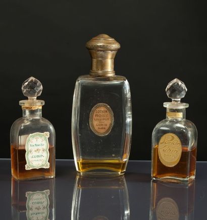 Lubin - (années 1910) Lot comprenant 2 flacons carafons en verre incolore pressé...