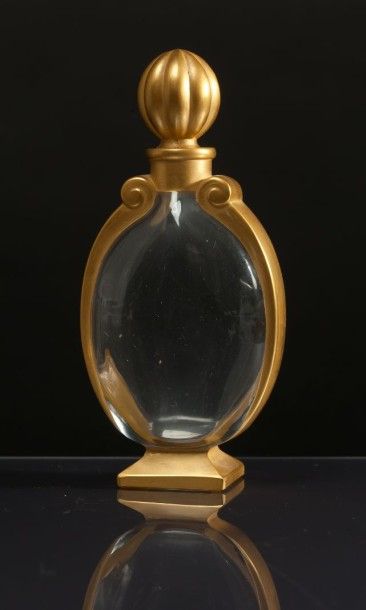 L.T.PIVER «Rêve d'Or» - (années 1920) Elégant flacon en cristal incolore pressé moulé...
