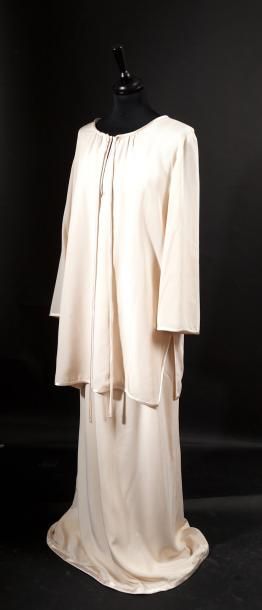 Yves Saint LAURENT Haute couture Patron original ensemble en crêpe ivoire, longue...