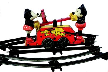 null MICKEY Mouse Hand Car» rare jouet mécanique en métal sur rails avec clef. Fonctionne...