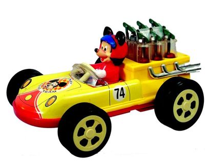 null «DISNEY PISTON Race Car» jouet à piles de fabrication japonaise en boîte d'origine....