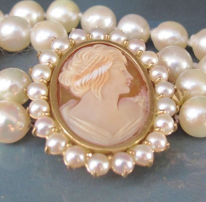 null Collier deux rangs de perles de culture baroques diamètre 7.5/8 mm, fermoir...