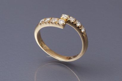 null Bague croisée en or jaune 750°/00 (hibou) sertie de diamants taille brillant...