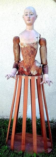null «PANDORE» Mannequin de présentation de vitrine, de taille humaine, en bois sculpté...
