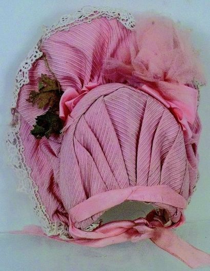 null Superbe capote ancienne de bébé français en coton rose et dentelle. Pour bébé...