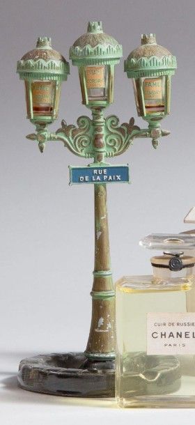 Corday Rue de la Paix - (1952) Amusante présentation du parfum en céramique émaillée...