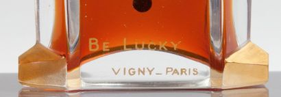 VIGNY Be Lucky - (1925) Rarissime flacon figuratif en cristal massif incolore de...