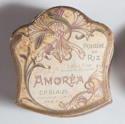 C.P.Blaize Amoréa - (années 1900) Boite de poudre chantournée en carton gainé de...