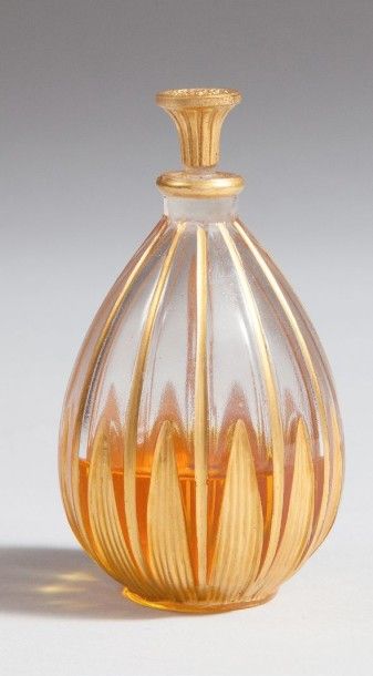 Gueldy Ador - (1925) Rare flacon en verre incolore pressé moulé de section cylindrique...